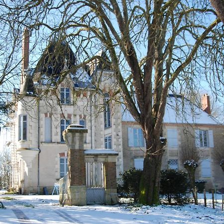 Chambres D'Hotes Montbron Luchapt Екстериор снимка