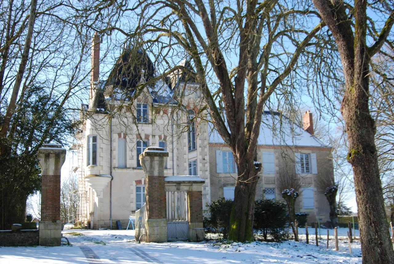 Chambres D'Hotes Montbron Luchapt Екстериор снимка