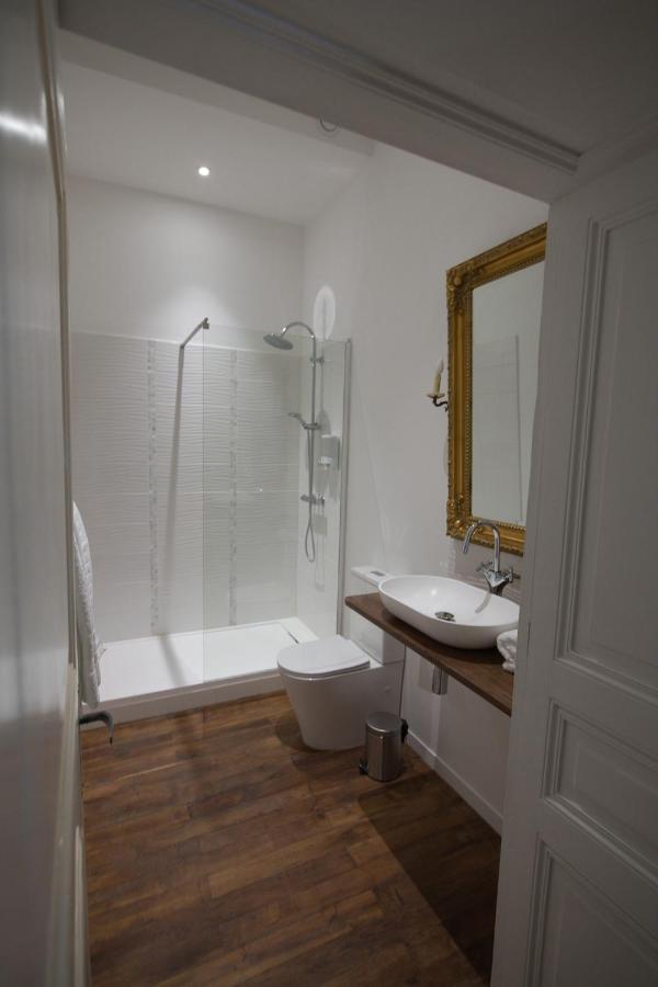 Chambres D'Hotes Montbron Luchapt Екстериор снимка