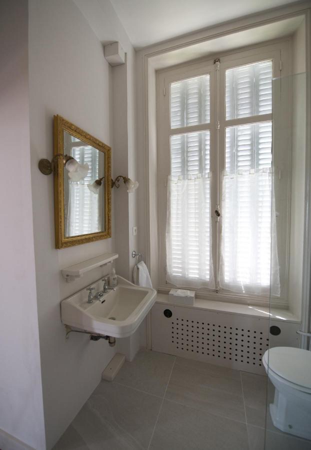 Chambres D'Hotes Montbron Luchapt Екстериор снимка