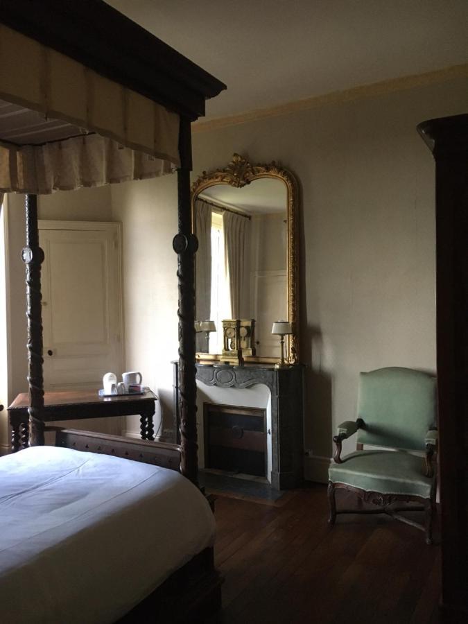 Chambres D'Hotes Montbron Luchapt Екстериор снимка