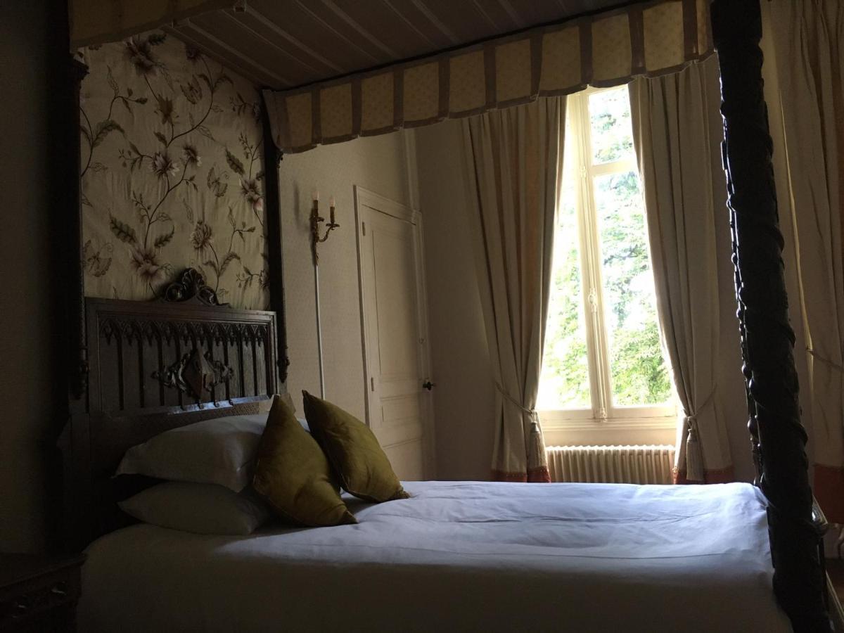Chambres D'Hotes Montbron Luchapt Екстериор снимка